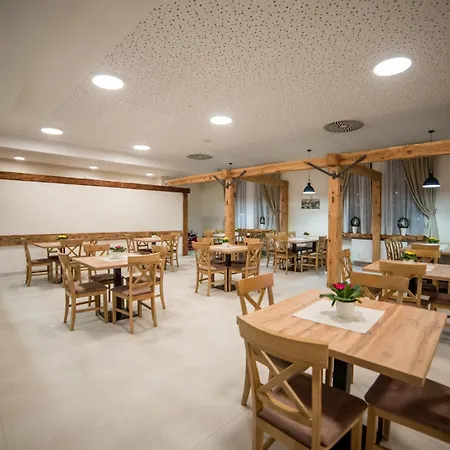 Atrium Restauracia A 3*