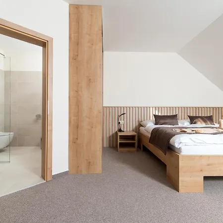 Atrium Restauracia A Guest house